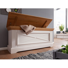 Truhla z masivu Stockholm