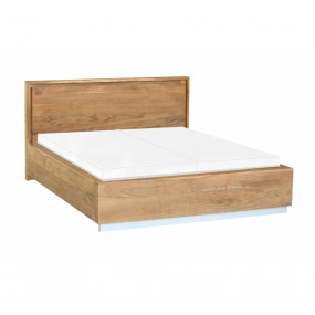 Masivní postel světlé dřevo...